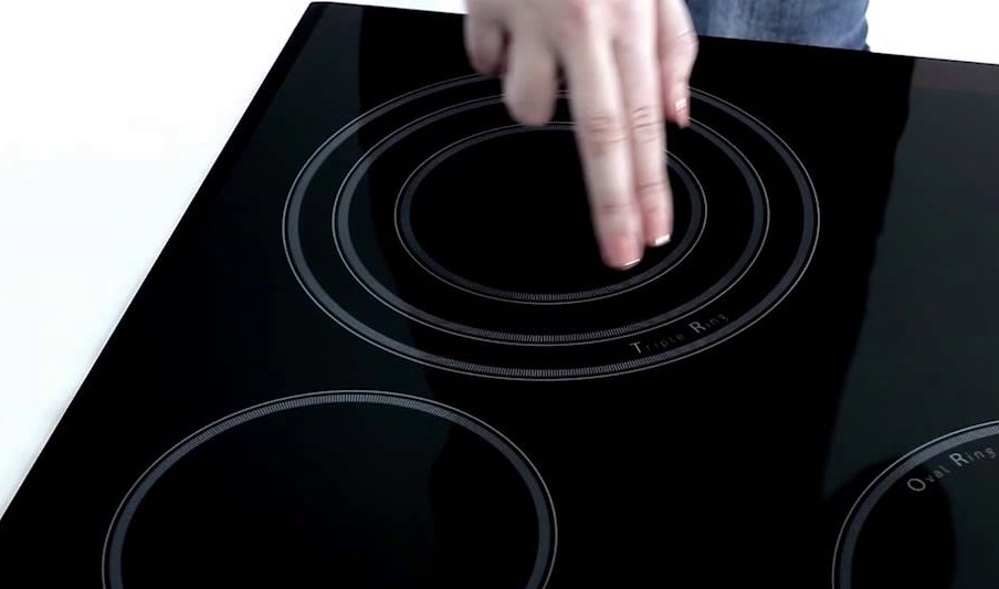 Как включить и выключить индукционную варочную панель