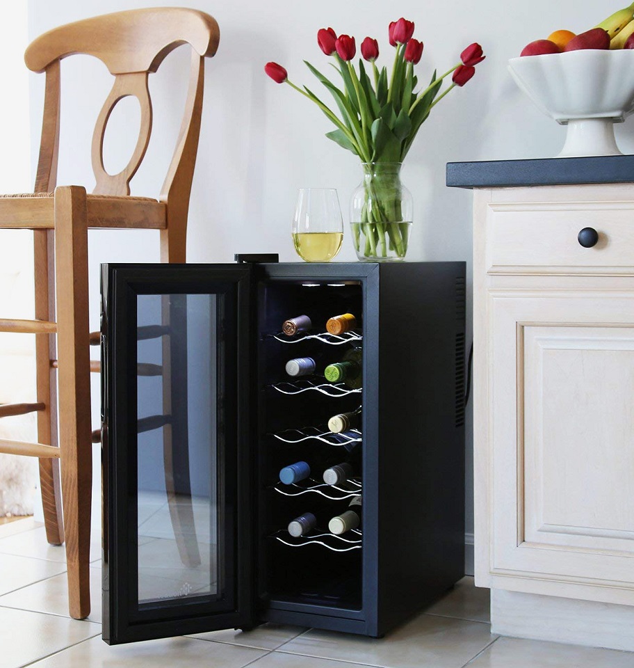 маленький винный холодильник