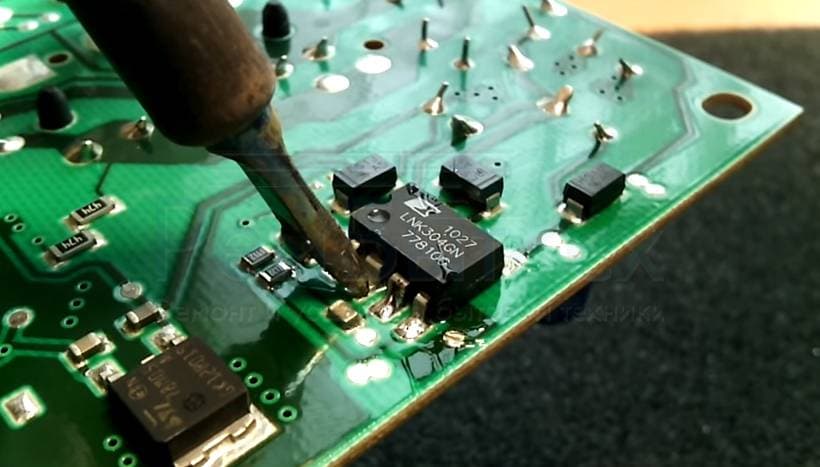 Почему стиральная машина не отжимает 