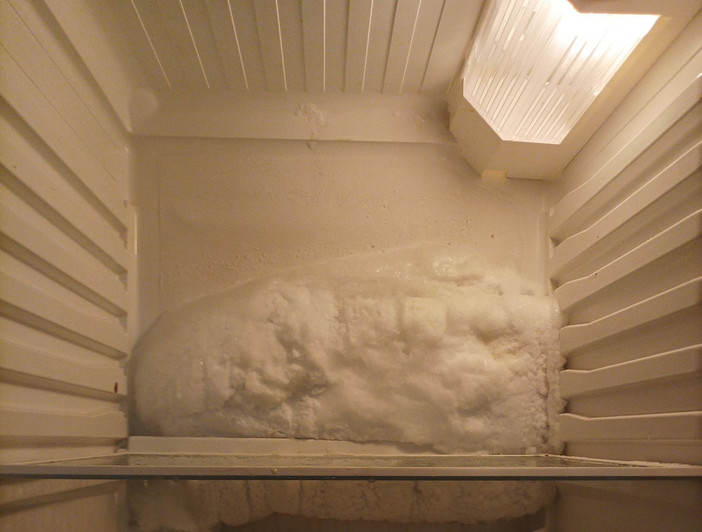 Лед на задней стенке холодильника Лед на задней стенке холодильника