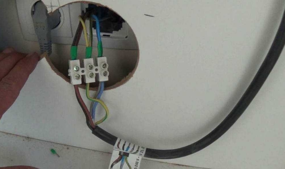 Как установить варочную панель в столешницу Как установить варочную панель в столешницу