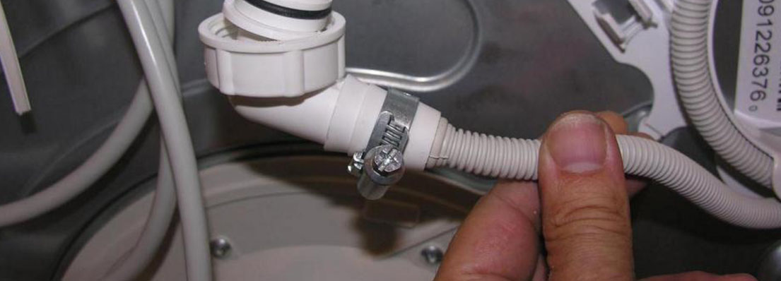 Если вода течет с отключенной машинкой 