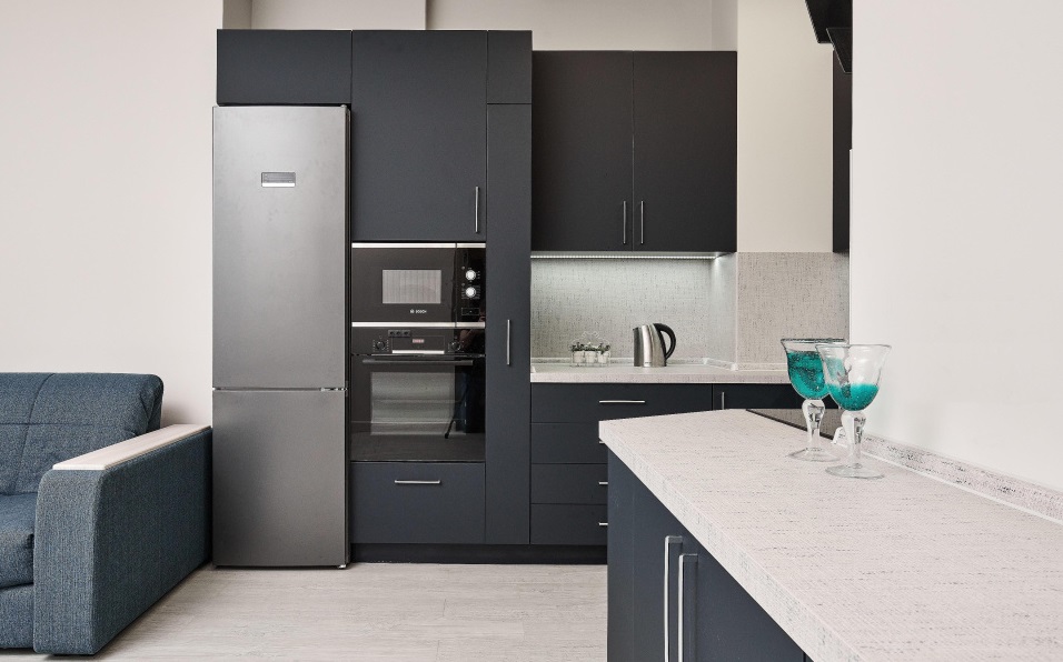 Можно ли ставить холодильник рядом с духовым шкафом Можно ли ставить холодильник рядом с духовым шкафом