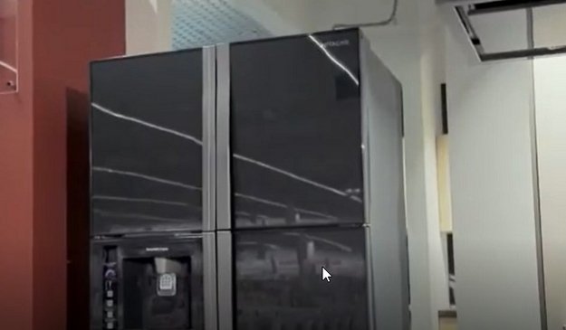 Холодильник Hitachi R-ZXC740WH-XK (video 2)