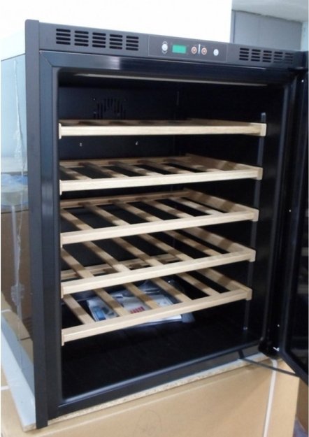 Монотемпературный винный шкаф Indel B BUILT-IN 36 HOMME PLUS (preview 4)