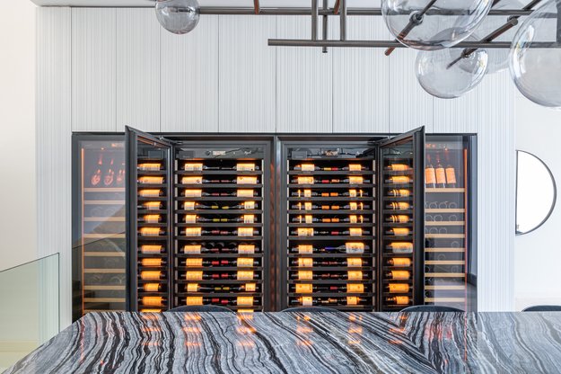 Монотемпературный винный шкаф EuroCave V-ROYALE-L V-10002-L (preview 10)