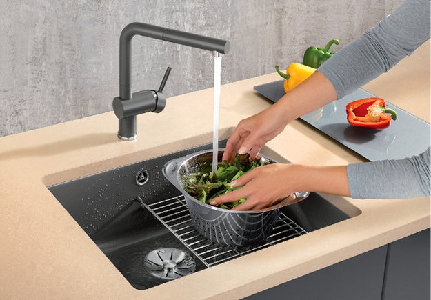 Мойка Blanco SUBLINE 500-U керамика отводная арматура InFino® глянцевый белый (preview 3)