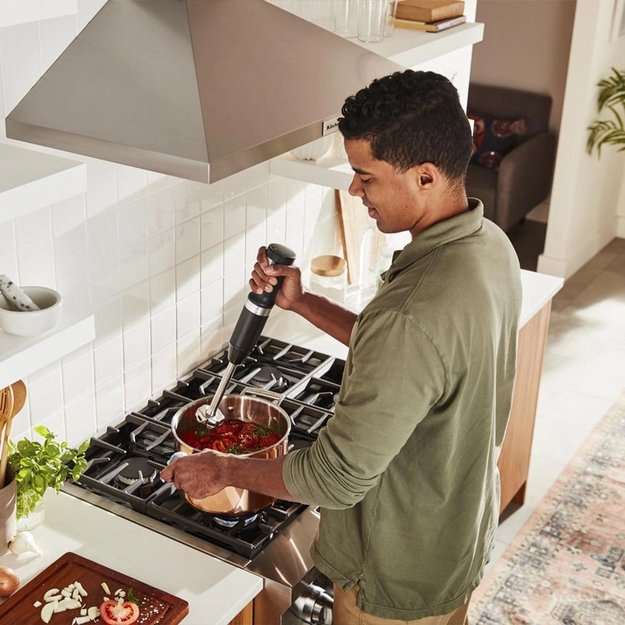 Погружной блендер беспроводной KitchenAid 5KHBBV53EBM черный (preview 11)