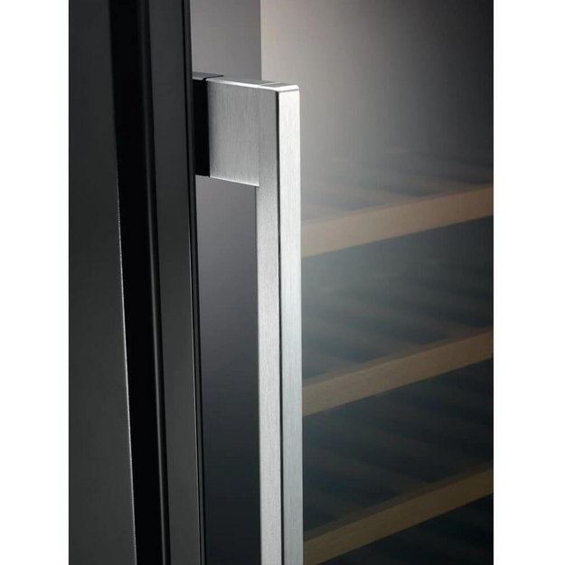 Встраиваемый винный шкаф AEG AWUS020B5B (preview 5)