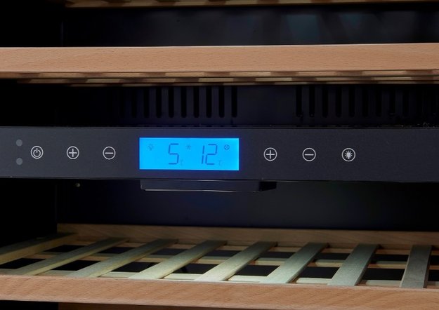 Встраиваемый под столешницу винный шкаф CellarPrivate CP043-2TB (фото 3) Встраиваемый под столешницу винный шкаф CellarPrivate CP043-2TB (preview 3)