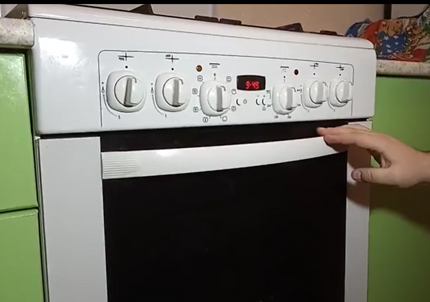 Духовой шкаф Vestfrost VFVTT68OMI (video 1)