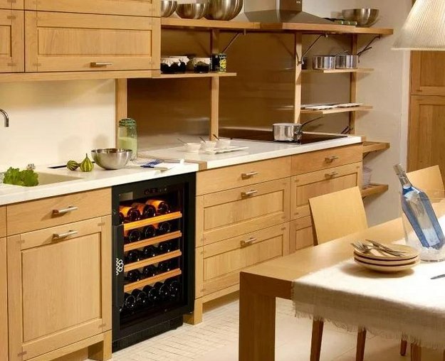 Встраиваемый монотемпературный винный шкаф EuroCave V-059 K-800014-S (preview 5)