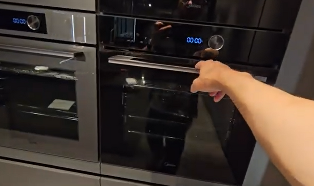 Духовой шкаф Midea MCO82007MGG-I (video 2)