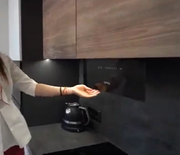 Встраиваемая вытяжка с выдвижным экраном Korting KHP 69617 DGN (video 3)