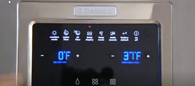 Встраиваемый холодильник Electrolux E6MNCE19S (video 1)