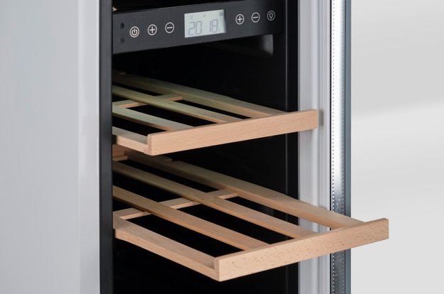 Встраиваемый под столешницу винный шкаф CellarPrivate CP017-2TW (фото 6) Встраиваемый под столешницу винный шкаф CellarPrivate CP017-2TW (preview 6)
