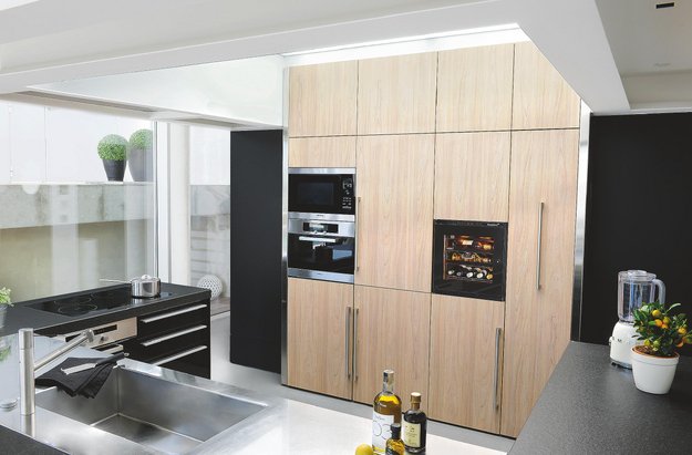 Встраиваемый монотемпературный винный шкаф EuroCave V-INSP-XS I-090011-XS (preview 4)