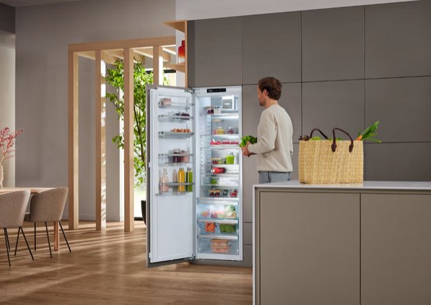 Встраиваемый холодильник Miele K 7797 C L (preview 2)