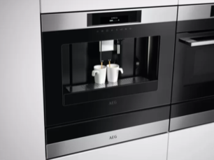 Встраиваемая кофемашина AEG KKK884500M фото 2 в Новосибирске