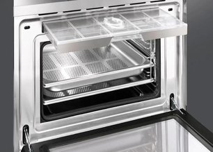 Компактный духовой шкаф с пароваркой Smeg SF4920VCN фото 3 в Новосибирске