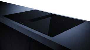 Индукционная варочная панель с вытяжкой Kuppersbusch KMI 8350.0 SR Black Chrome фото 3 в Новосибирске