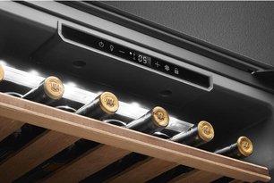 Встраиваемый винный шкаф Smeg CVI121B3 фото 4 в Новосибирске