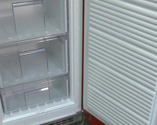 Холодильник Смег CVB20RR фото 2 в Новосибирске Холодильник Smeg CVB20RR фото 2 в Новосибирске
