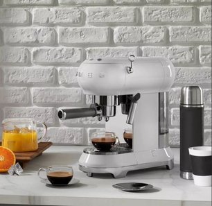 Кофемашина Smeg ECF01WHEU фото 4 в Новосибирске