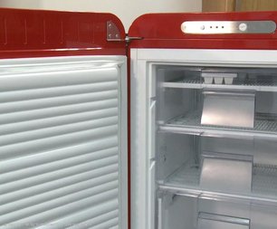 Холодильник Смег CVB20LR фото 3 в Новосибирске Холодильник Smeg CVB20LR фото 3 в Новосибирске