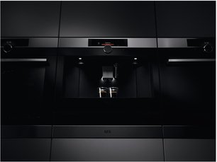 Встраиваемая кофемашина AEG KKK994500M фото 2 в Новосибирске