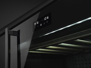 Винный холодильник Smeg CVI638RWN3 фото 2 в Новосибирске