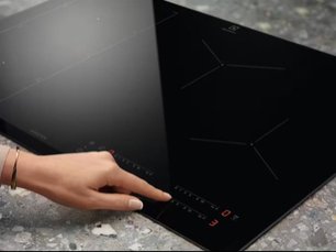 Варочная панель Электролюкс EIS 6134 фото 4 в Новосибирске Варочная панель Electrolux EIS 6134 фото 4 в Новосибирске