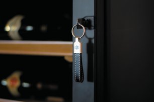 Мультитемпературный винный шкаф EuroCave S-LAPREM-L SLP-1011-L фото 3 в Новосибирске