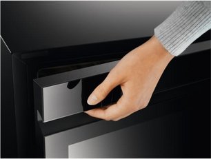 Встраиваемый винный шкаф AEG AWUS018B7B фото 4 в Новосибирске