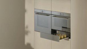 Встраиваемый подогреватель посуды Фауцуг V4000 31 WDEE6V1C черное стекло фото 4 в Новосибирске Встраиваемый подогреватель посуды V-ZUG V4000 31 WDEE6V1C черное стекло фото 4 в Новосибирске