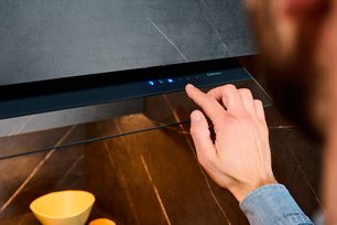 Вытяжка Фалмек VIRGOLA TOUCH NRS BLACK 60 фото 2 в Новосибирске Вытяжка Falmec VIRGOLA TOUCH NRS BLACK 60 фото 2 в Новосибирске