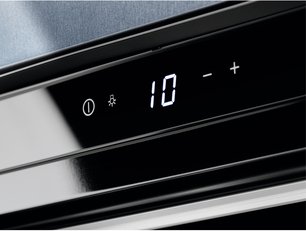 Винный шкаф Electrolux KBW5X фото 3 в Новосибирске