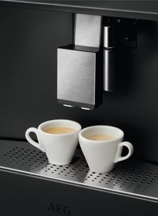 Встраиваемая кофемашина AEG KKK994500M фото 3 в Новосибирске