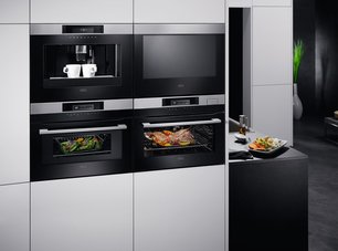 Духовой шкаф AEG KMR761000M фото 2 в Новосибирске