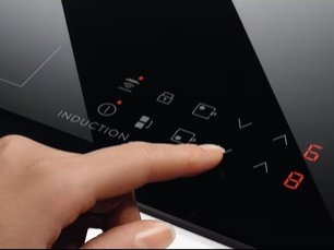Индукционная варочная панель Электролюкс LIR60433B фото 4 в Новосибирске Индукционная варочная панель Electrolux LIR60433B фото 4 в Новосибирске