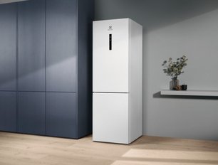 Холодильник Electrolux RNC7ME32W2 фото 3 в Новосибирске