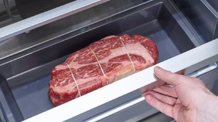 Встраиваемая морозильная камера Signature Kitchen Suite SKSCF2411P фото 4 в Новосибирске