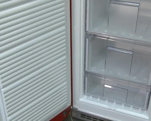 Холодильник Смег CVB20LR фото 2 в Новосибирске Холодильник Smeg CVB20LR фото 2 в Новосибирске