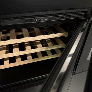 Встраиваемый винный шкаф Lofra ZBPNM24T TOTAL BLACK фото 3 в Новосибирске