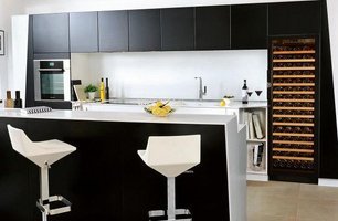 Встраиваемый мультитемпературный винный шкаф EuroCave S-259 K-800021-L фото 4 в Новосибирске