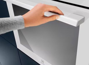 Духовой шкаф Electrolux EOE7C31V фото 4 в Новосибирске