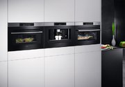 Духовой шкаф AEG KMR761000M фото 3 в Новосибирске