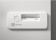 Морозильный ларь Electrolux EC2233AOW1 фото 2 в Новосибирске