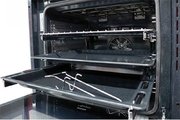 Встраиваемый электрический духовой шкаф Kaiser EH 6338 W фото 3 в Новосибирске