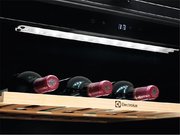 Встраиваемый винный шкаф Electrolux EWUS052B5B фото 4 в Новосибирске